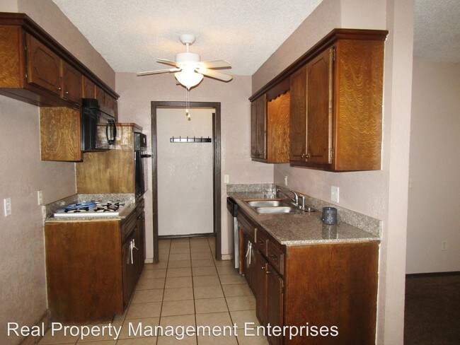 Building Photo - 3 br, 1.5 bath House - 7529 S Embassy Terrace