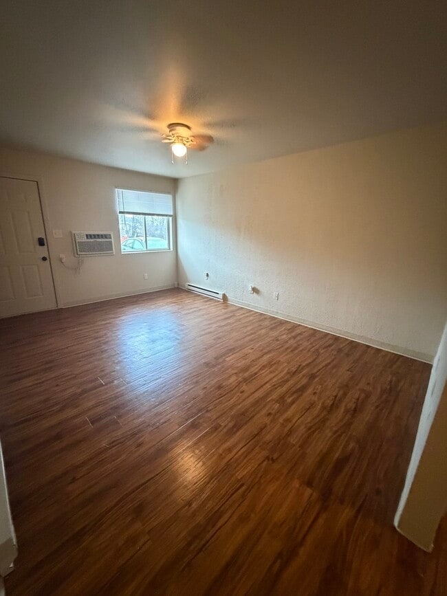 Foto del edificio - 25665 W Bridge St