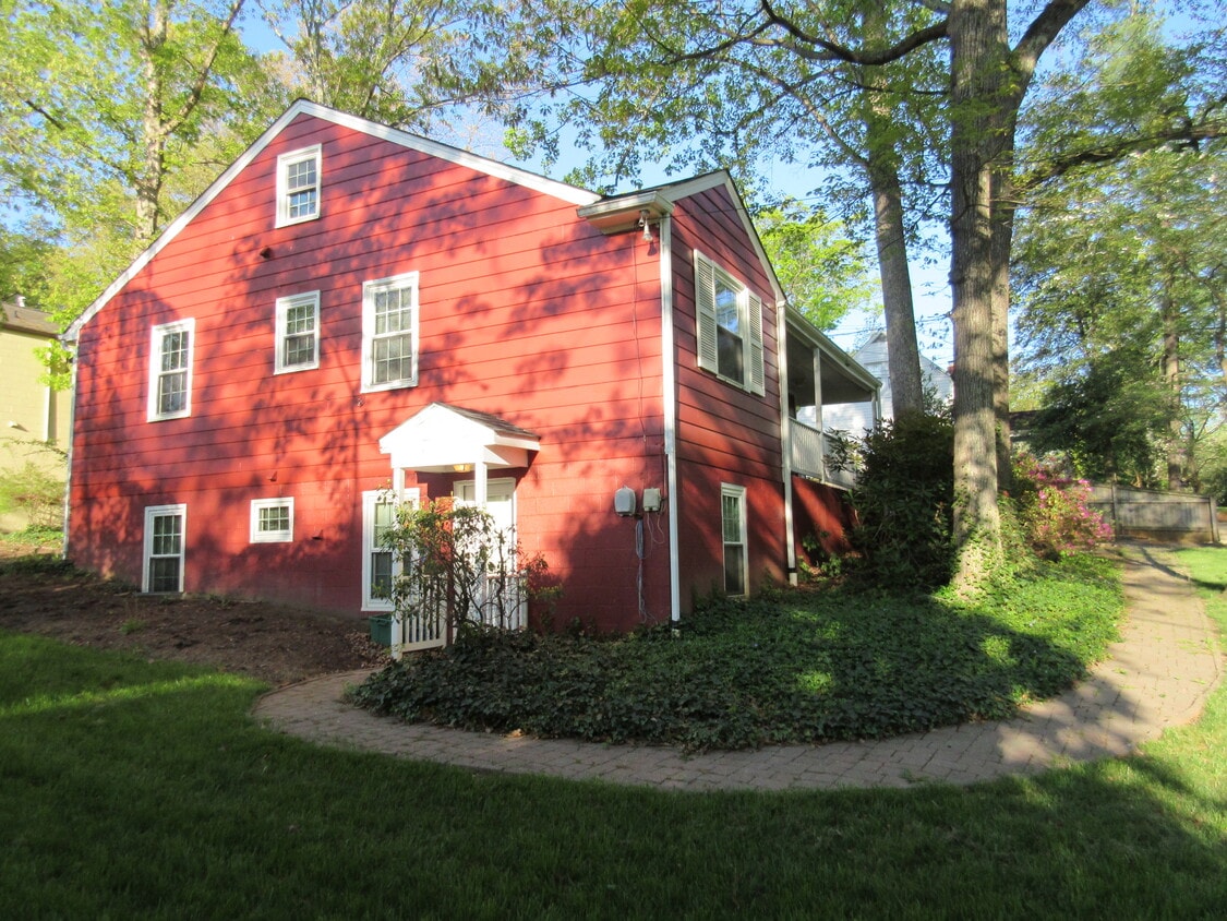 Photo - 1620 Rugby Ave (Charlottesville, VA)
