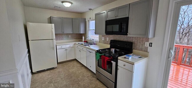 Building Photo - 603 Tudor Dr