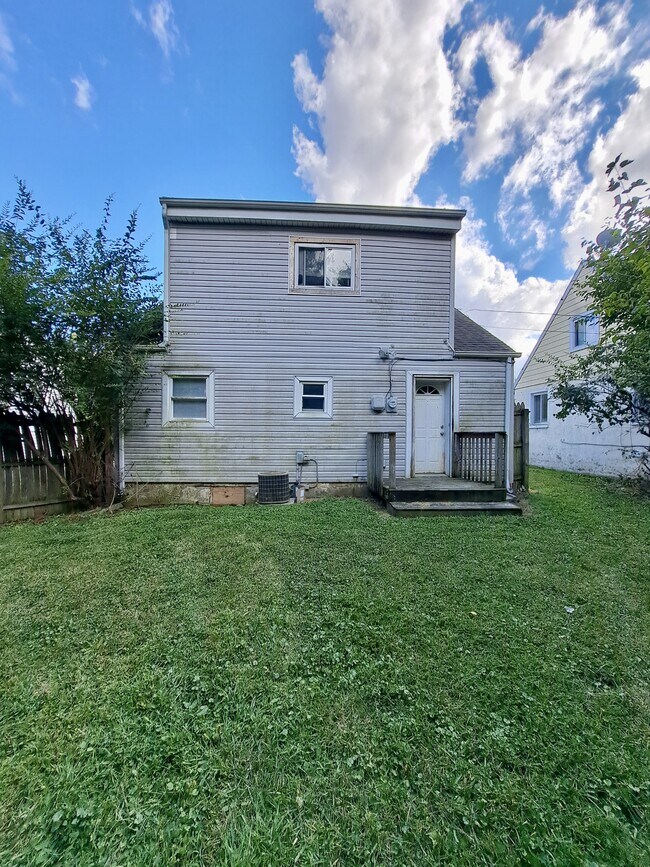 Foto del edificio - 3637 Evansville Ave