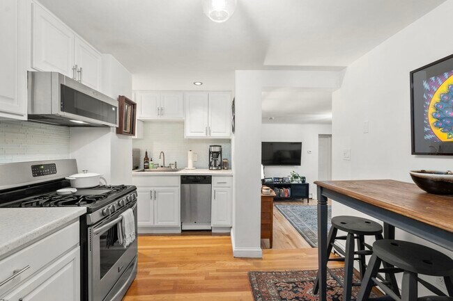 Building Photo - 209 Bunker Hill St