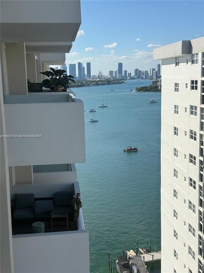 Foto del edificio - 1200 West Ave