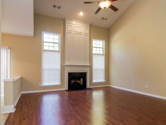 Foto del edificio - 3515 Ridgefair Dr