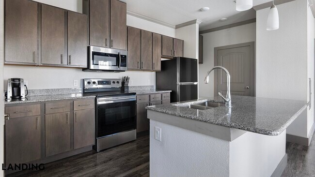 Building Photo - 12500 Shadowglen Trce