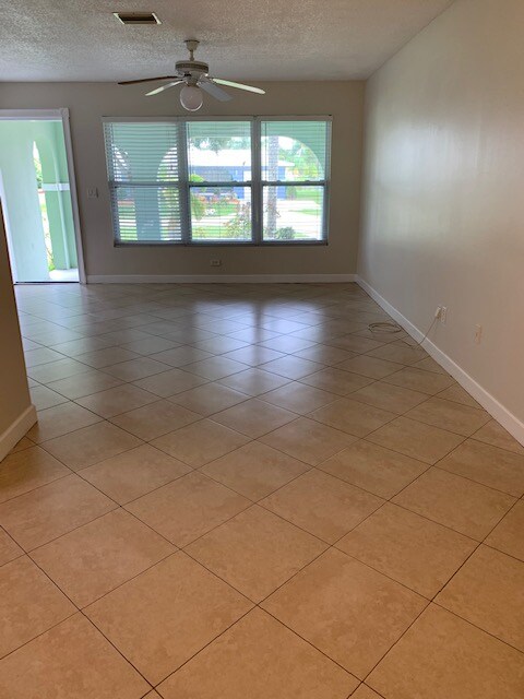 Foto del edificio - 332 NE Cullman Ct