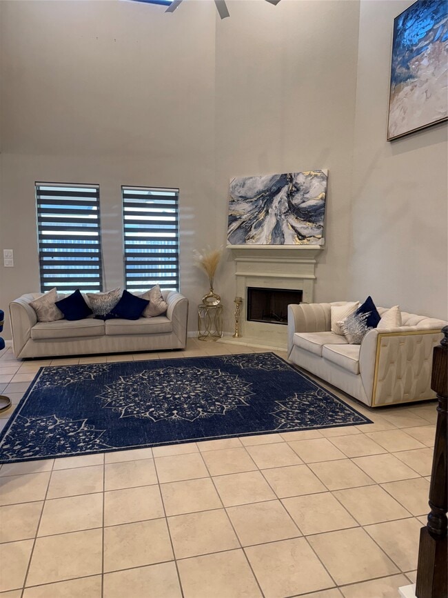 Building Photo - 1617 Darwin Cedar Dr