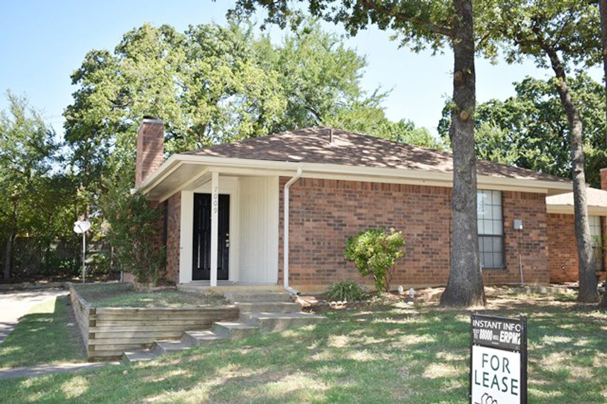 Foto principal - 7009-7011 Overton Park