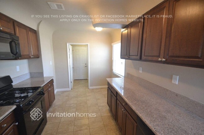 Building Photo - 836 W 109th Pl