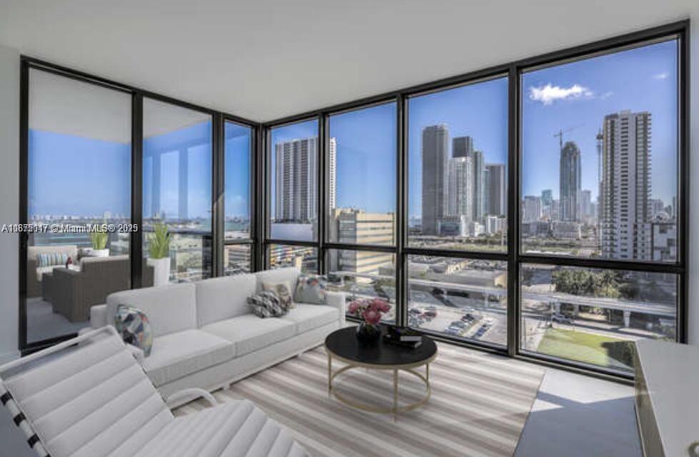 Foto principal - 1600 NE 1st Ave