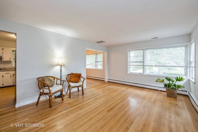 Building Photo - 541 Barnsdale Rd