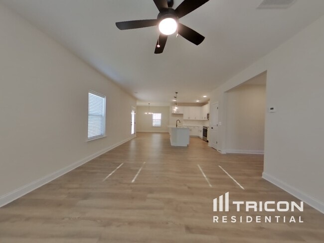 Foto del edificio - 615 Cantrell Dr