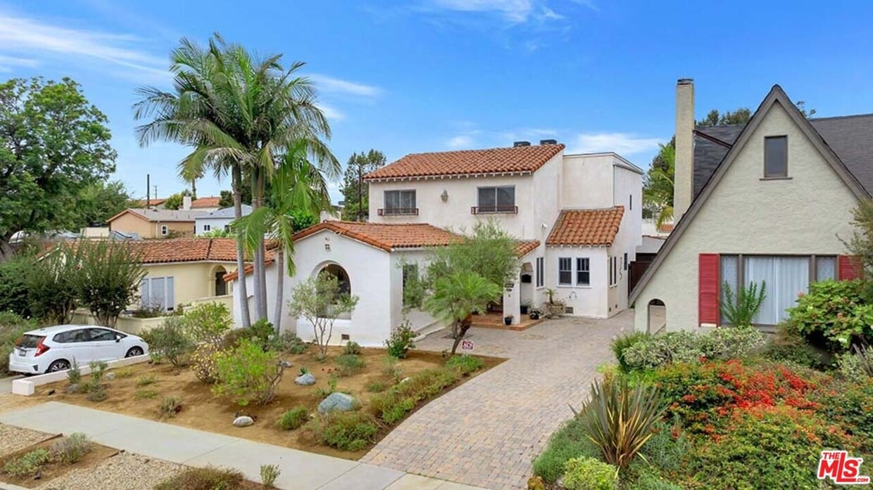 Foto principal - 10615 Esther Ave