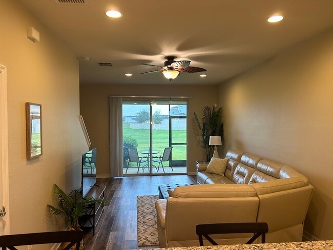 Building Photo - 10965 Verawood Dr