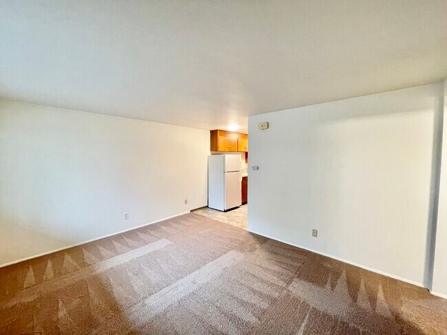 Building Photo - 7516 Roosevelt Way NE