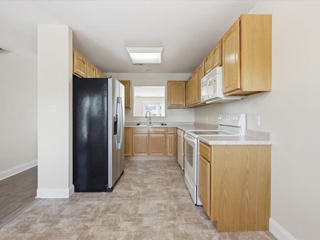 Photo - City of Maryville 37801 - Beautifully Updated 2-Bedroom, 2.5-Bath Townhome. Contact Vicki Everbac...
