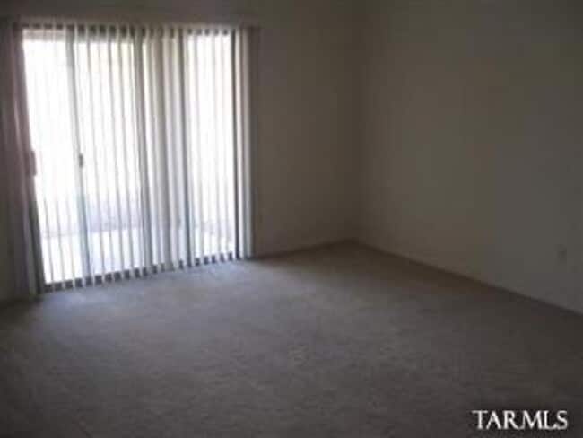 Building Photo - Beautiful Gladden Farms Home - 3bed & 2bat...