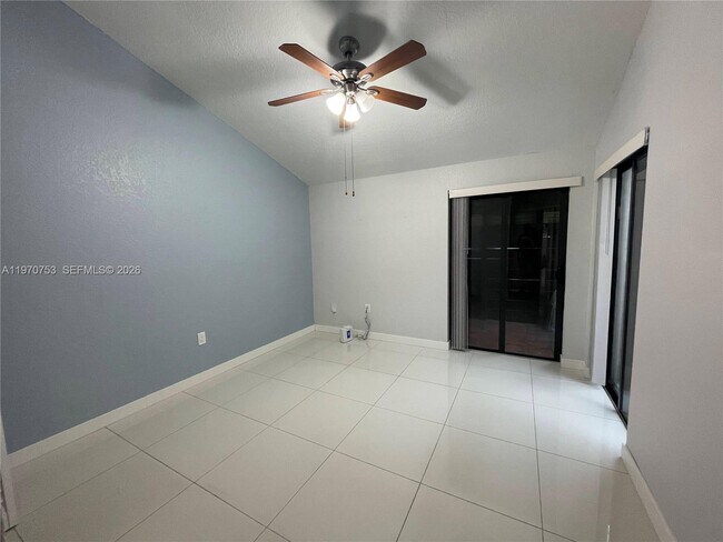 Foto del edificio - 7021 SW 105th Ct
