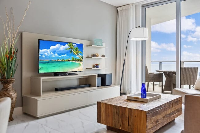 Building Photo - 4011 S Ocean Dr