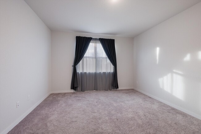 Foto del edificio - 5327 Tourmaline Lp