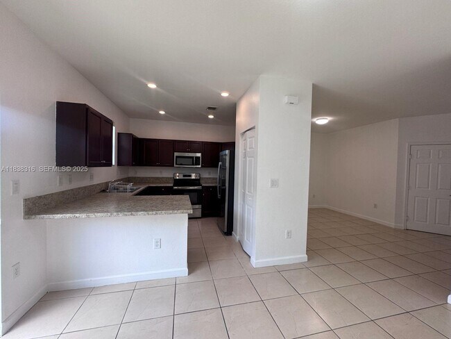 Foto del edificio - 3757 SE 2nd Dr