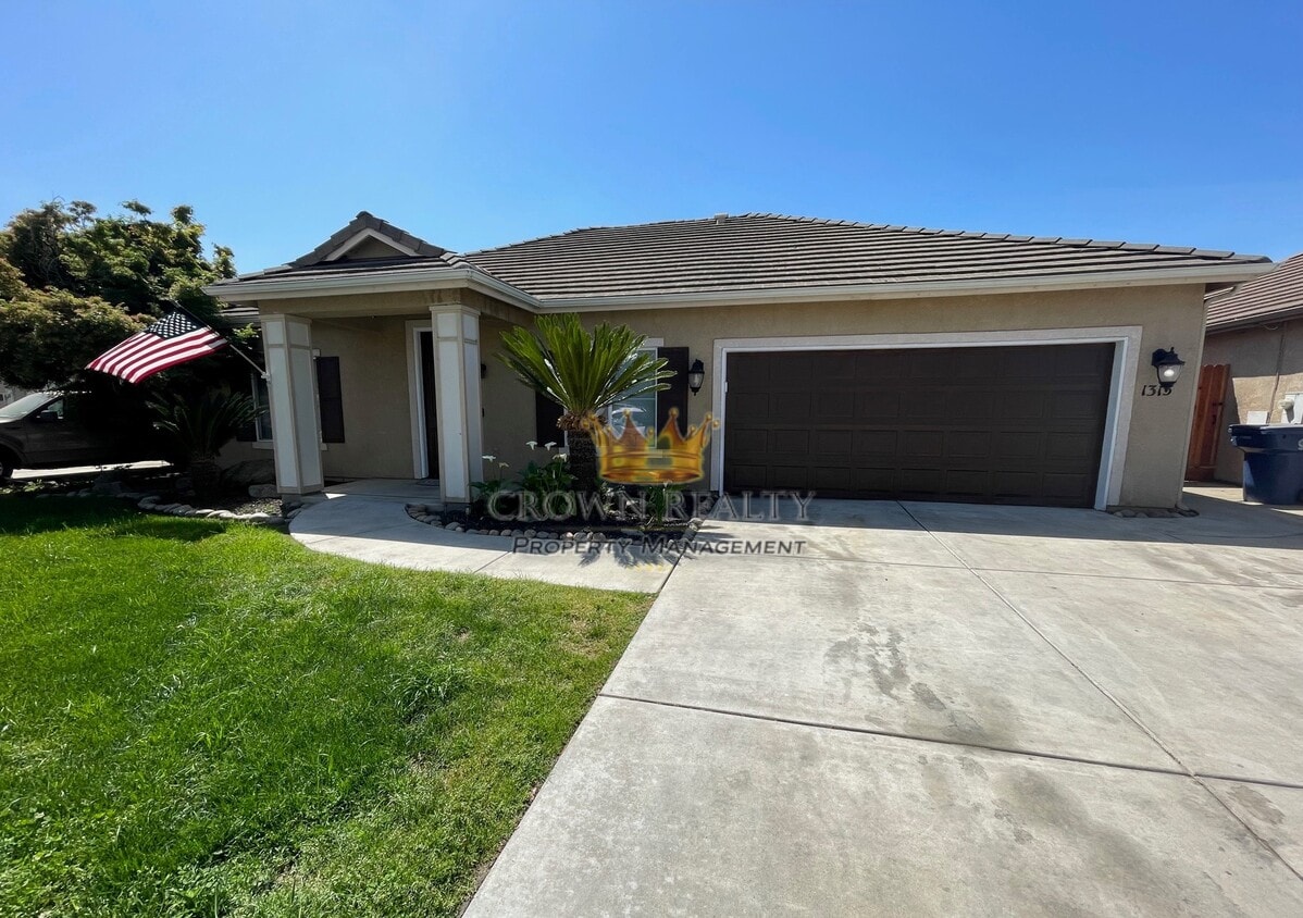 Primary Photo - 1315 Zinfandel Ct