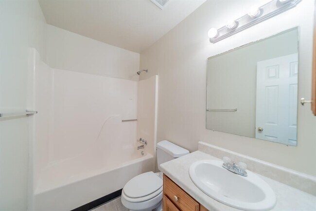 Foto del edificio - 1705 Tyler Ln