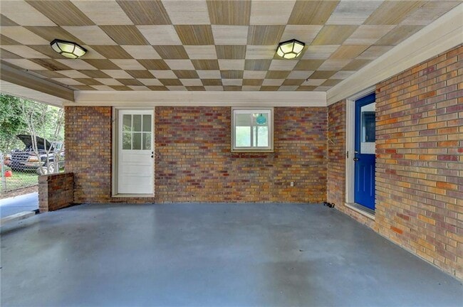 Foto del edificio - 6085 Glenridge Dr