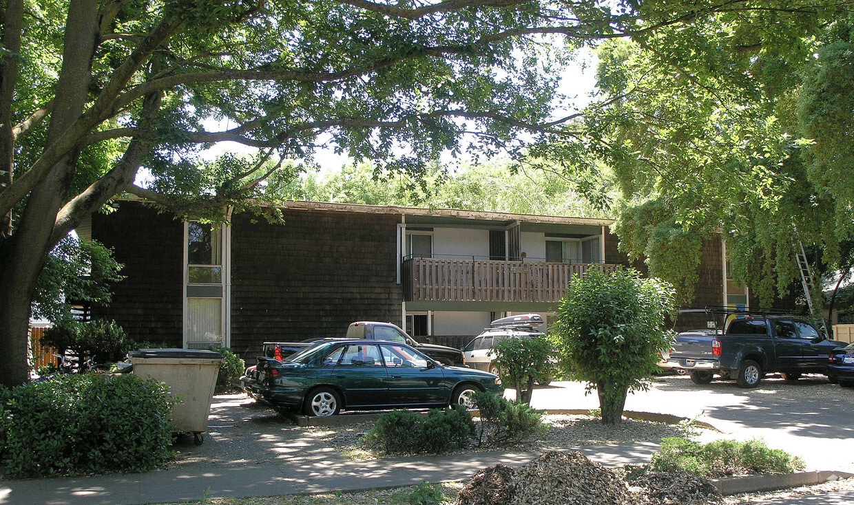 Primary Photo - 240 2nd St