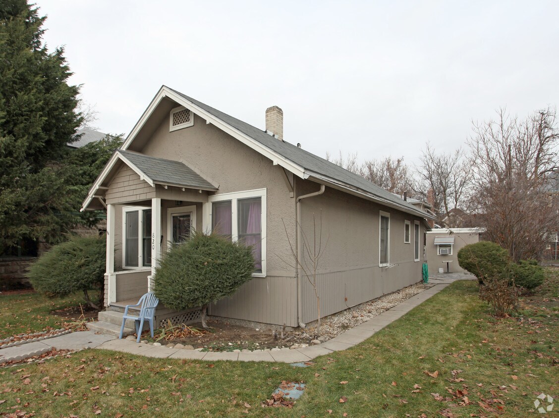 Building Photo - 820 W Franklin St