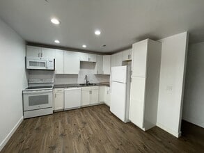 Building Photo - 111 Lilac Way