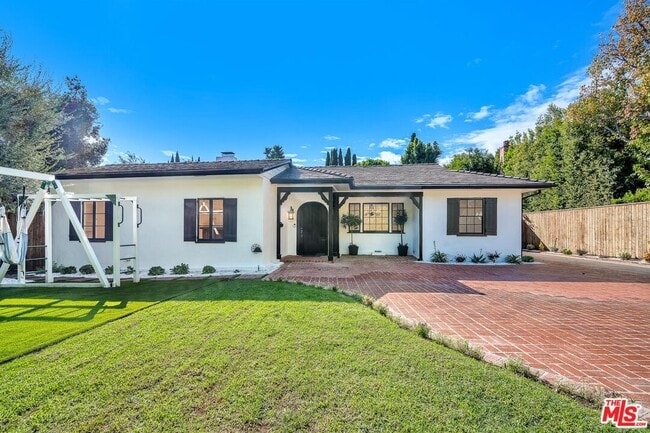 Foto del edificio - 629 N Rexford Dr