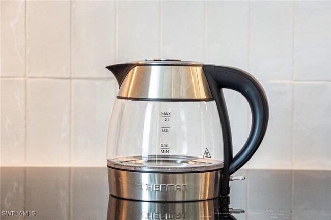 Building Photo - 159 NE 6th St