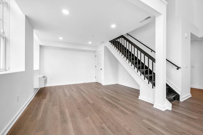 Building Photo - 315 Railroad Ave