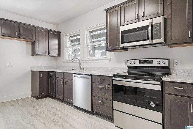 Foto del edificio - Charming 3BR House in Birmingham