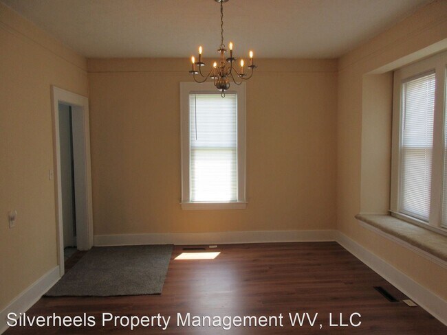 Building Photo - 2 br, 1.5 bath House - 702 28th Street