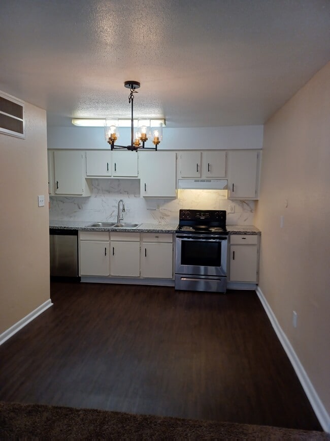 Building Photo - 74 Lyerly Place Apartments