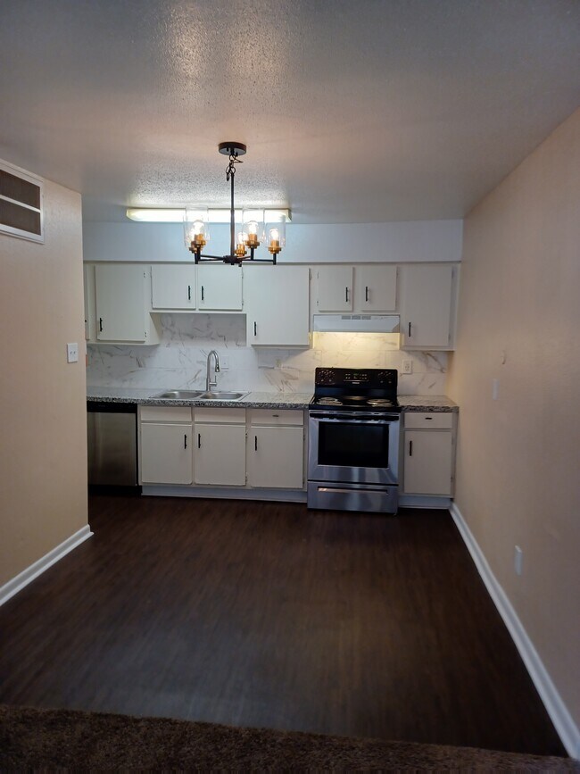 Foto del edificio - 74 Lyerly Place