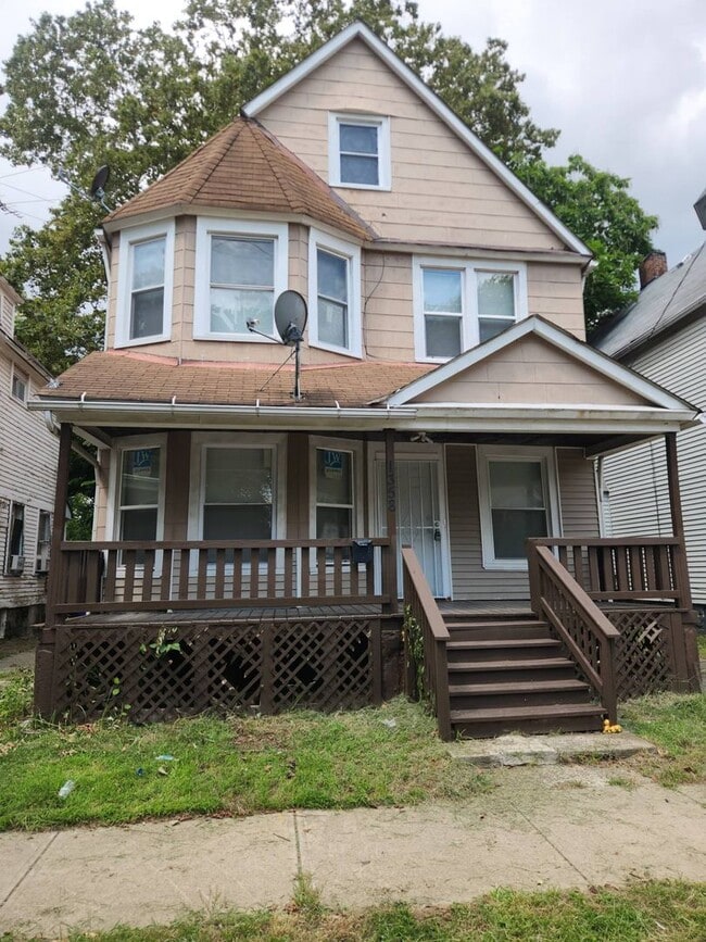 Building Photo - 1358 E 90th St
