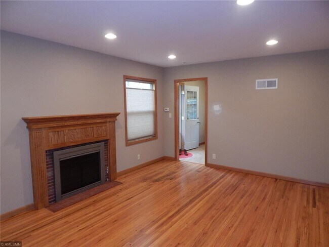 Building Photo - 3720 Sumter Ave S