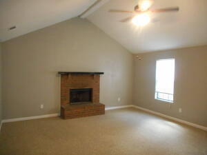 Building Photo - 3861 Crest Dr