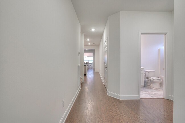 Foto del edificio - 2309 Laurelstone Dr