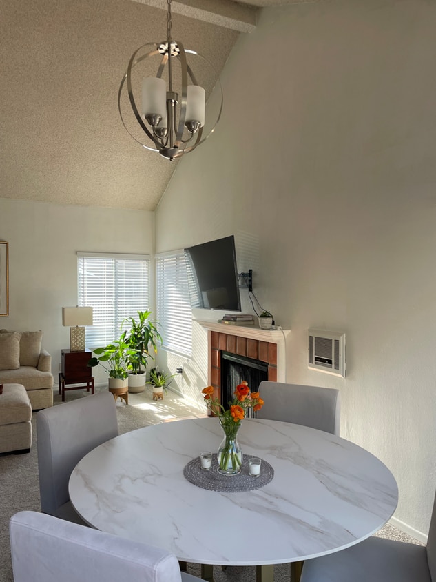 Primary Photo - 930 Via Mil Cumbres