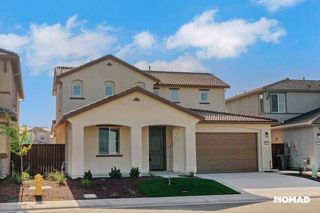 Building Photo - Stunning 4BR House in Roseville