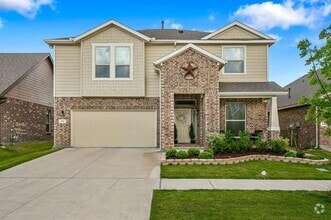 Building Photo - 912 Falcon Rd