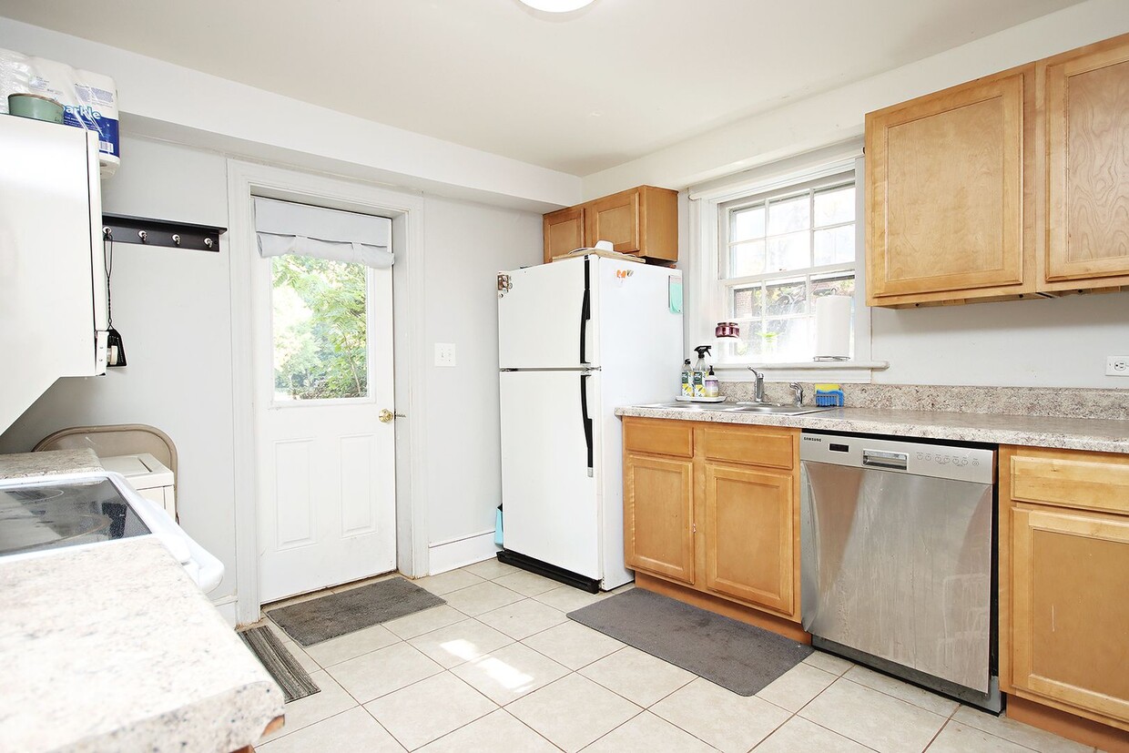 Foto principal - Spacious Fry's Spring Basement Apartment