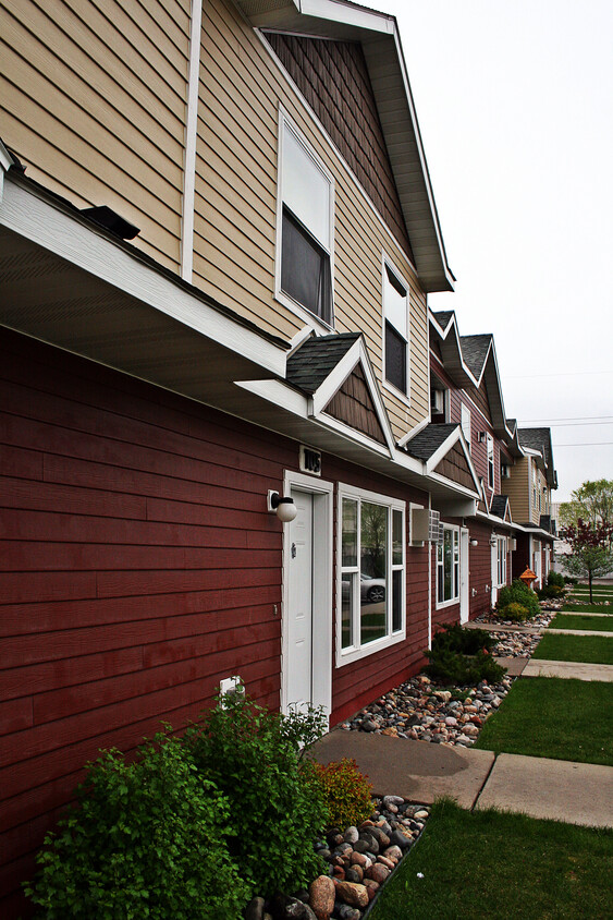 Building Photo - Granite City Townhomes