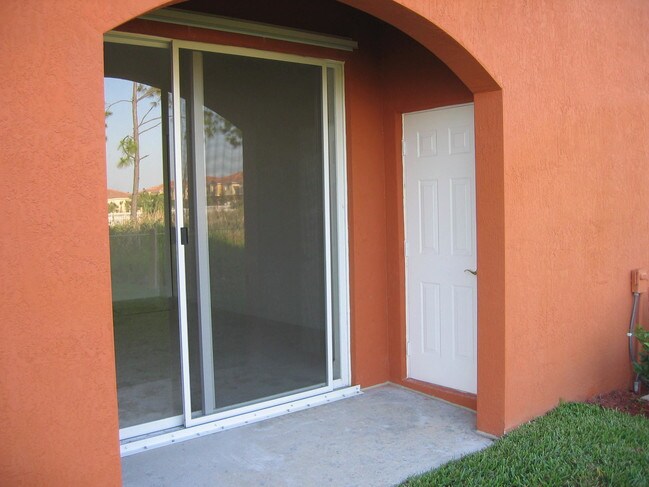 Building Photo - 61 SE Palermo Court 101 Stuart FL 34994
