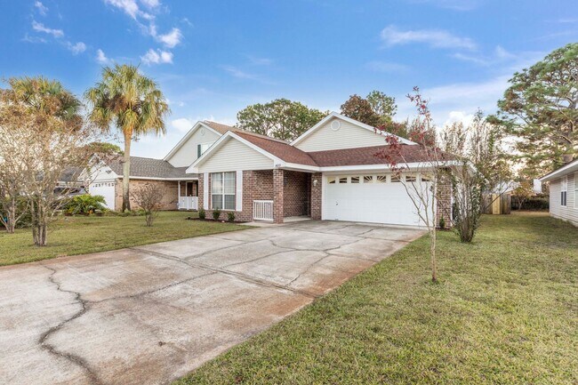 Building Photo - AVAILABLE NOW!! 3/2 right beside Hurlburt ...