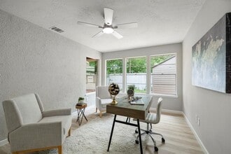 Building Photo - 1819 Redwood Ct